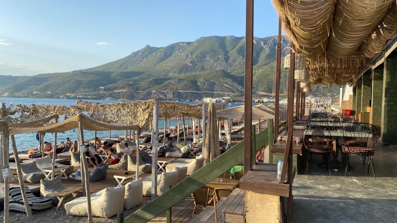 Loutraki Beach & Casino Condo Bagian luar foto