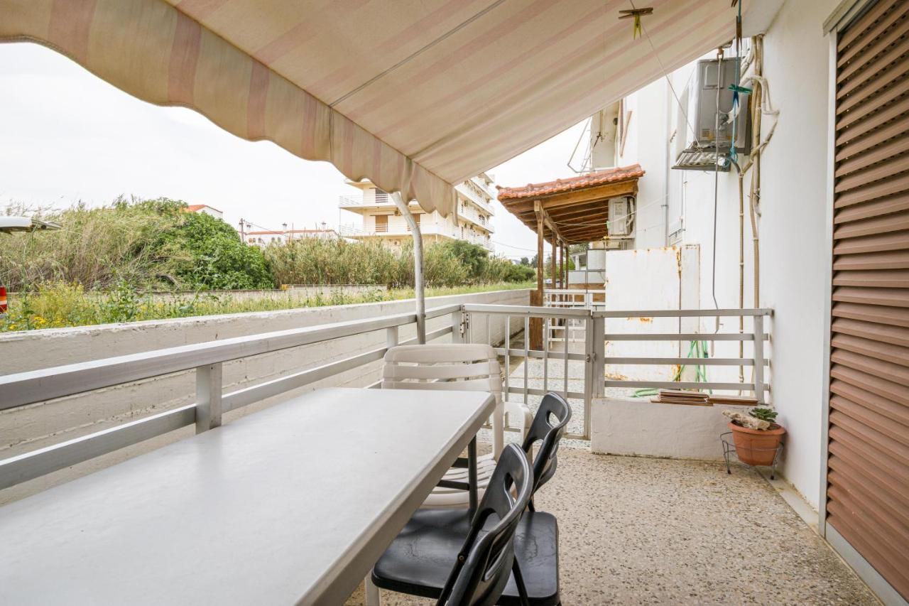 Loutraki Beach & Casino Condo Bagian luar foto