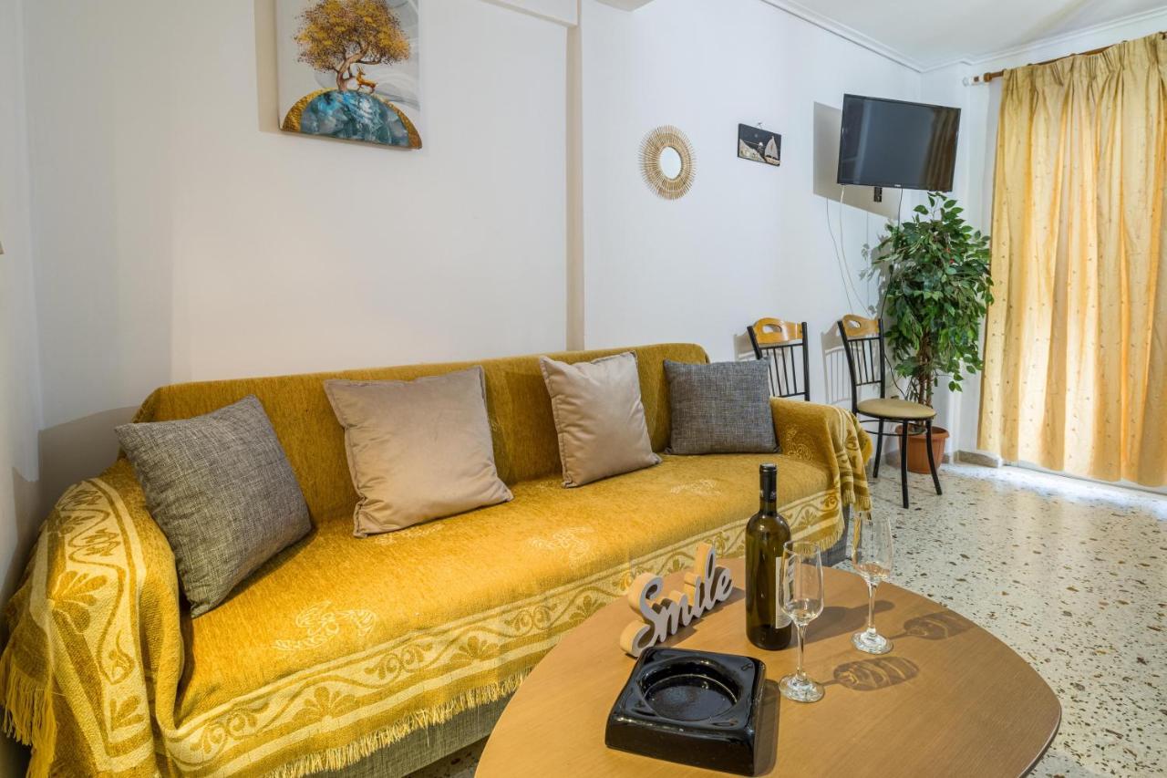Loutraki Beach & Casino Condo Bagian luar foto